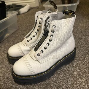 🎀🎀🎀 Sinclair nappa leather white platform dr martens